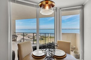 Dining - Santa Rosa Dunes 1062 (Pensacola Beach)
