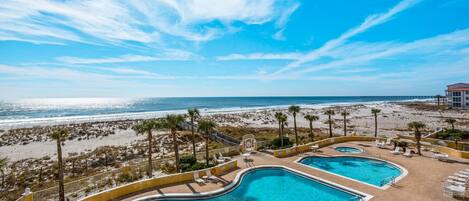 Apartamento, várias camas (Emerald Isle unit 202) | Piscina | Piscina externa, piscina aquecida