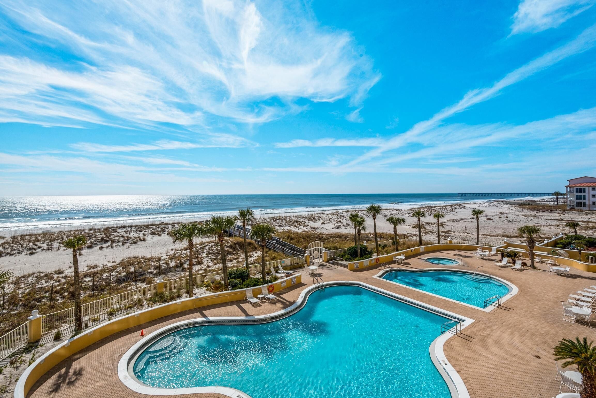 Apartment, Mehrere Betten (Emerald Isle unit 202) | Pool | Außenpool, beheizter Pool