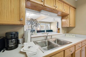 Apartment, 1 Queen Bed with Sofa bed (LaBahia 128) | Private kitchen | Oven, toaster, paper towels - Labahia 128 (Pensacola Beach)