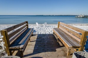 Unclassified image, 4 of 50, button - Labahia 128 (Pensacola Beach)