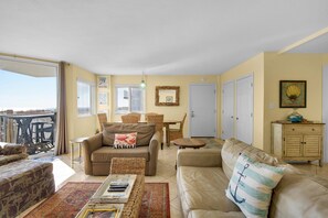 Apartment, Mehrere Betten (Starboard Village 412) | Wohnbereich