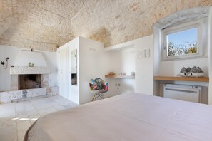 5 habitaciones, tabla de planchar con plancha, internet y ropa de cama 