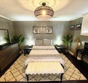 5 室のベッドルーム、アイロン / アイロン台、WiFi、ベッドシーツ