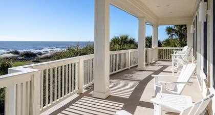 Beautiful Oceanfront Home, Amazing Ocean and Golf Course Views; Community Pool!