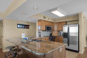 Apartment, Multiple Beds (Tristan Towers unit 5A) | Private kitchen | Oven, toaster