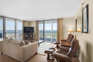 Living area - Tristan Towers Unit 5A (Pensacola Beach)
