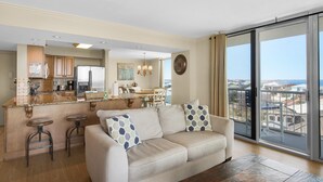 Leilighet, flere senger (Tristan Towers unit 5A) | Oppholdsområde