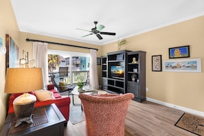 Apartment, Multiple Beds (Villas on the Gulf unit J7) | Living area