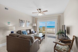 Apartment, Mehrere Betten (Villas on the Gulf unit M5) | Wohnbereich