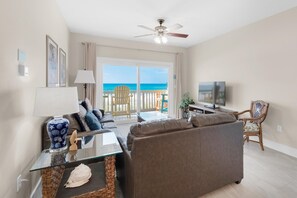 Apartment, Multiple Beds (Villas on the Gulf unit M5) | Living area