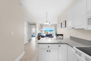 Apartment, Mehrere Betten (Villas on the Gulf unit M5) | Innenbereich