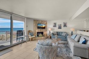 Apartment, Mehrere Betten (Starboard Village 423) | Wohnbereich | Fernseher