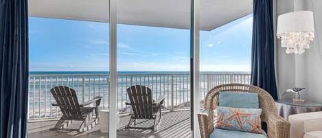 Condo, Plusieurs lits (Starboard Village 424- Beach Haven) | Aire de séjour | Téléviseur