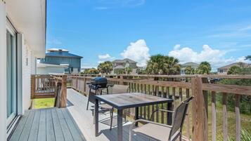 House, Multiple Beds (Moon Tide Cottage) | Outdoor dining