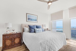 アパートメント ベッド (複数台) (Emerald Dolphin unit 650)