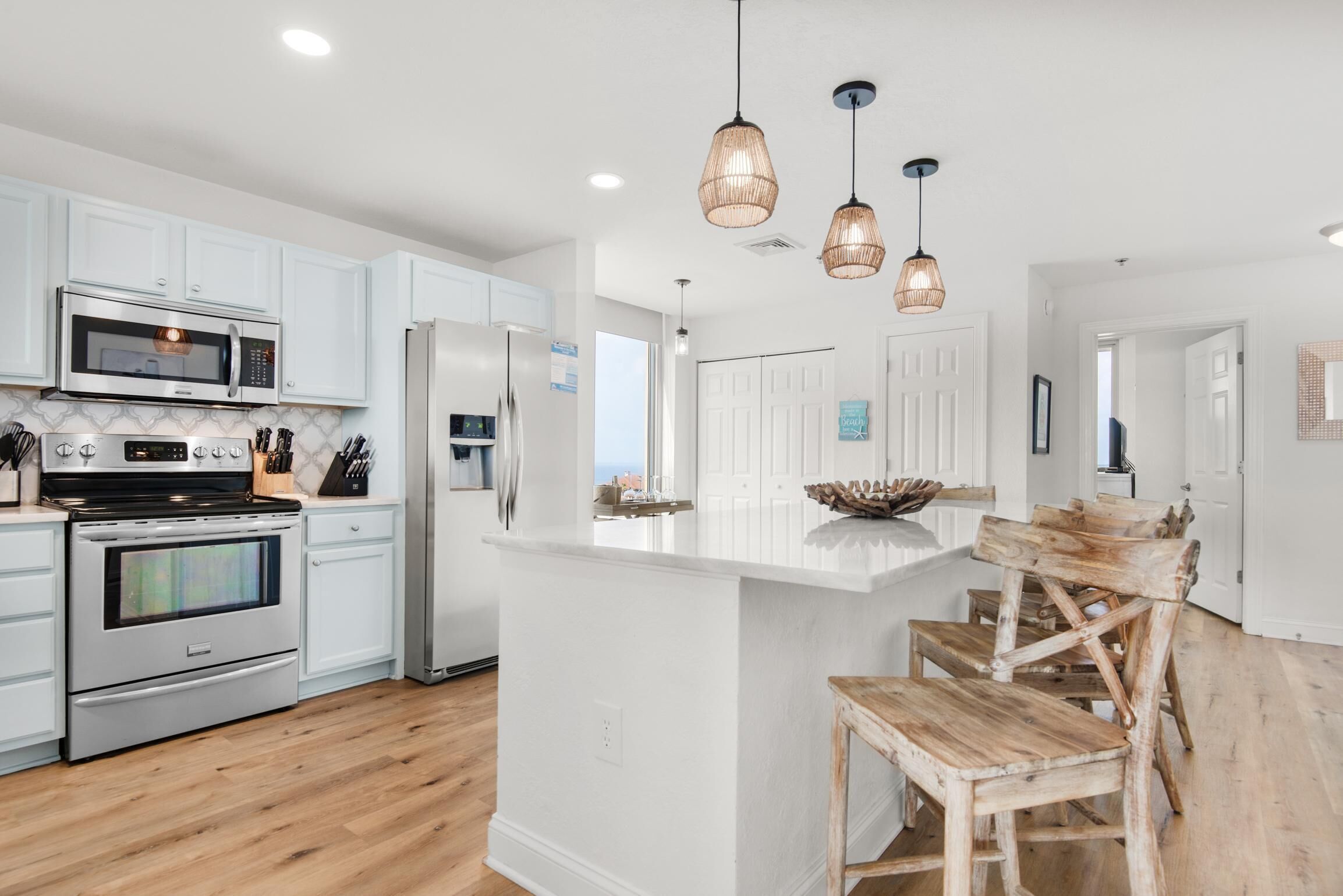 Apartment, Multiple Beds (Emerald Dolphin unit 650) | Private kitchen | Oven, toaster, paper towels