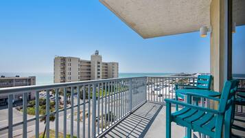 Apartment, Multiple Beds (Emerald Dolphin unit 650) | Property grounds