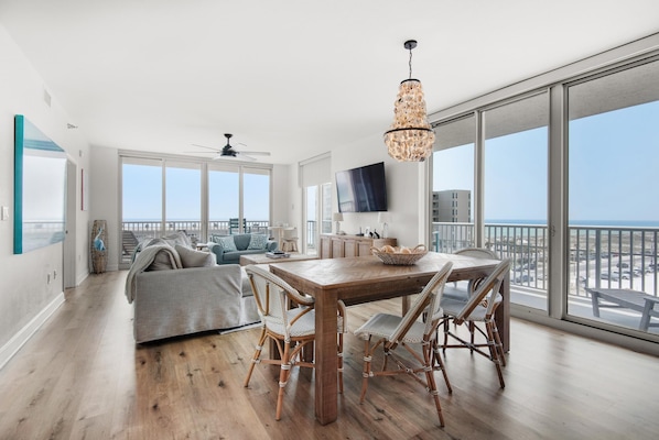 Lägenhet - flera sängar (Emerald Dolphin unit 650) | Vardagsrum | Tv