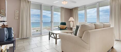 Apartment, 1 Queen Bed (Tristan Towers unit 9B) | Living area