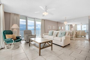 Living area - Tristan Towers Unit 9B (Pensacola Beach)