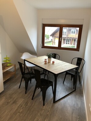 Dining - Le Gîte Zen Da Côté Près D'obernai à Bourgheim Avec un Accès Piscine Partager (Bourgheim)