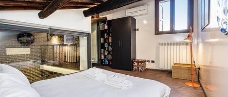 2 chambres, fer et planche à repasser, accès Internet, draps fournis