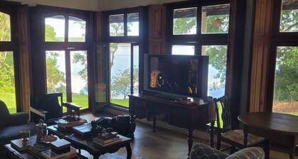 Casa com Praia Particular na Beira da Represa. Do Romântico ao Treino Esportivo