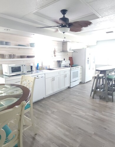 So Beachy! A family and Pet-friendly Spacious Home