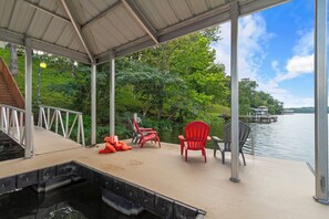 Terrace/patio - Spacious Lakefront Retreat | Game Room & Dock (Northport)