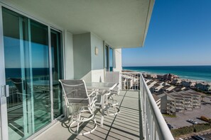 Apartamento, 1 cama de matrimonio con sofá cama (Tristan Towers unit 13C)