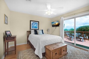 House, Multiple Beds (Barefoot & Buzzed) | 4 bedrooms, WiFi