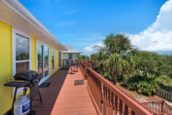 House, Multiple Beds (Barefoot & Buzzed) | Terrace/patio