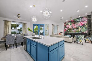 Interior - Rising Sun House: Pool, Spa, GameRoom, PetFriendly! (Palm Springs)