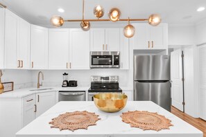 Mikrobølgeovn, ovn, kogeplade, opvaskemaskine