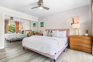 4 bedrooms, iron/ironing board, WiFi, bed sheets - The Stunning Acacia (Palm Springs)