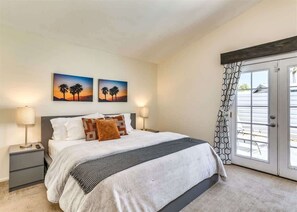 3 chambres, fer et planche à repasser, Wi-Fi, draps fournis
