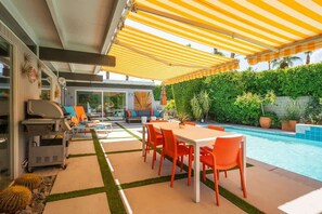Outdoor dining - Orange Crush (Palm Springs)
