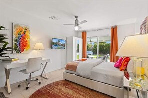 Iron/ironing board, WiFi, bed sheets - Fabulous Kirk Douglas Palm Springs Mid-Mod Retreat (Palm Springs)