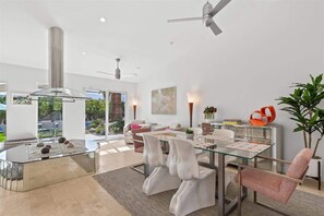 Dining - Fabulous Kirk Douglas Palm Springs Mid-Mod Retreat (Palm Springs)