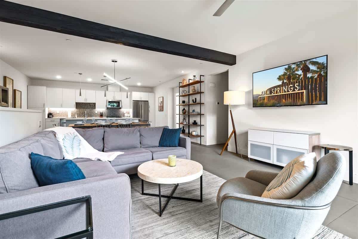 TV, fireplace, offices