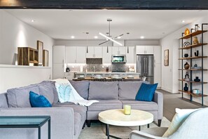 TV, fireplace - Chic and Stylish at The Riv (Palm Springs)