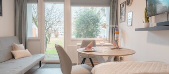 Zentral nah MHH Terrasse Komfort - 1-Zimmer-Apartment Boxspringbett, Schlafsofa