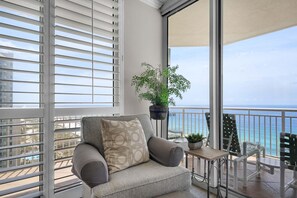 อพาร์ทเมนท์, หลายเตียง (The Pearl 1201) | ภายใน