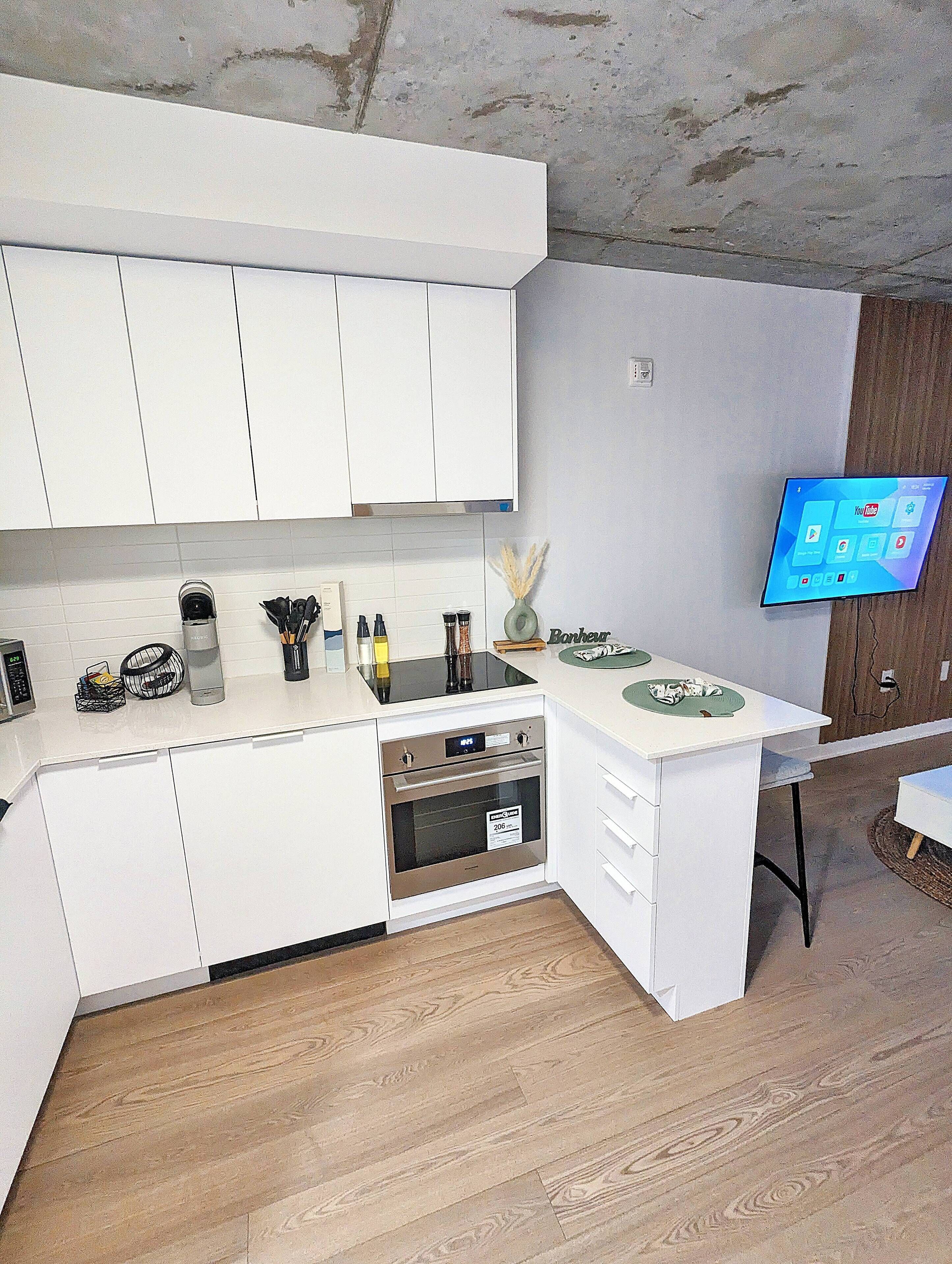 Macchina per tè/caffè, frigorifero, microonde, forno