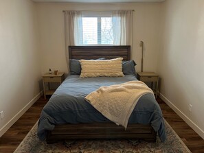 2 bedrooms, desk, iron/ironing board, travel crib