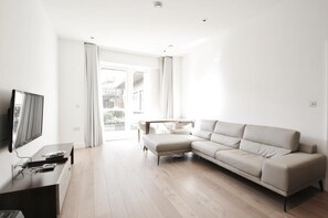 Apartment | Living area - Incredible 2bedroom Apartment in Brentford (Brentford)