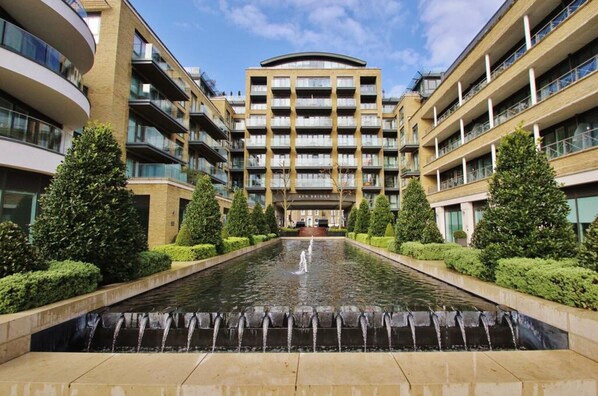 Apartment | Exterior - Incredible 2bedroom Apartment in Brentford (Brentford)