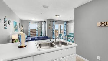 Apartment, Berbilang Katil (Gulf Island 313) | Bahagian dalam