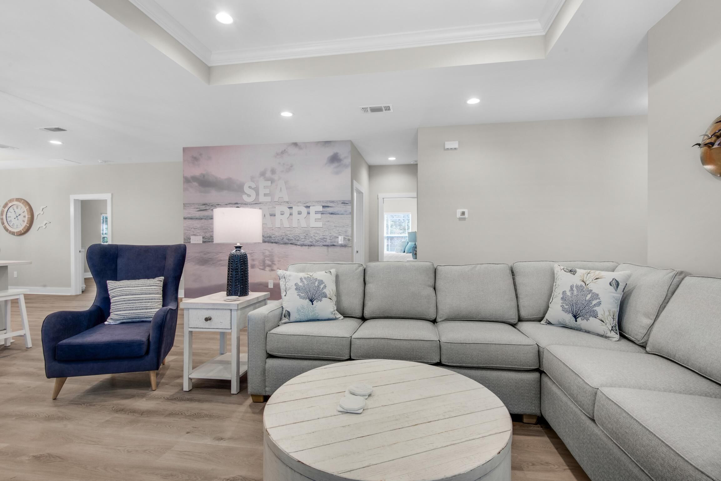 House, Multiple Beds (Sea Navarre) | Living area | TV